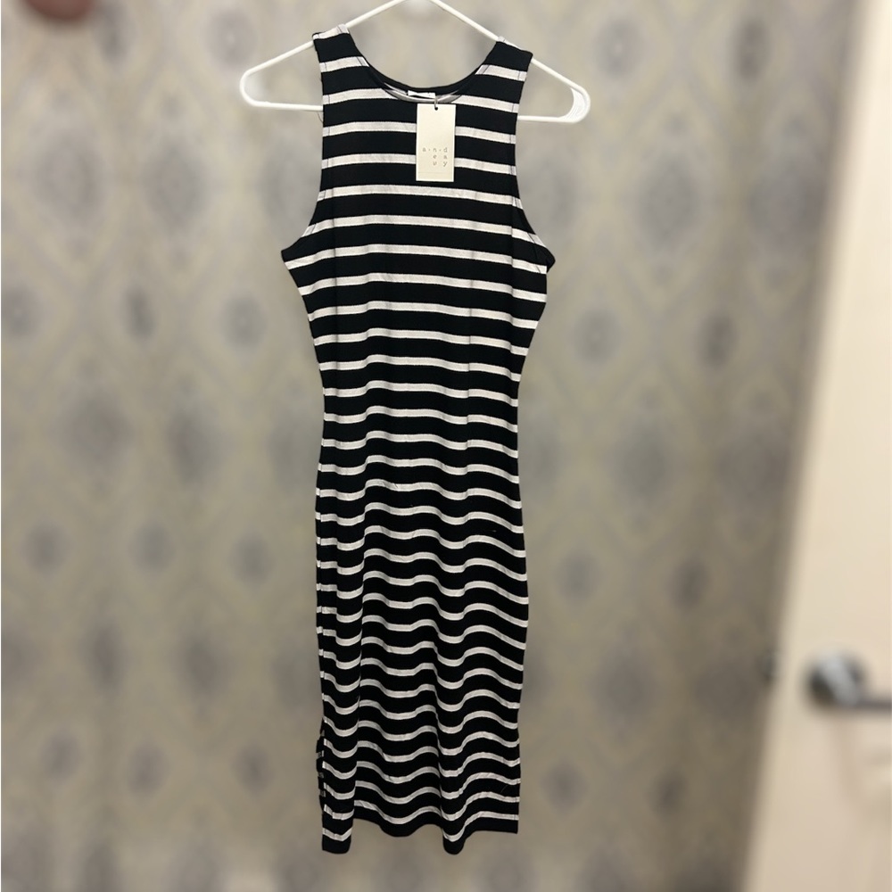 Black and white sleeveless dress